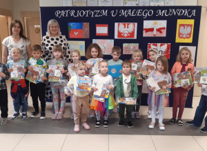 Konkurs plastyczny " Patriotyzm u małego Mundka"